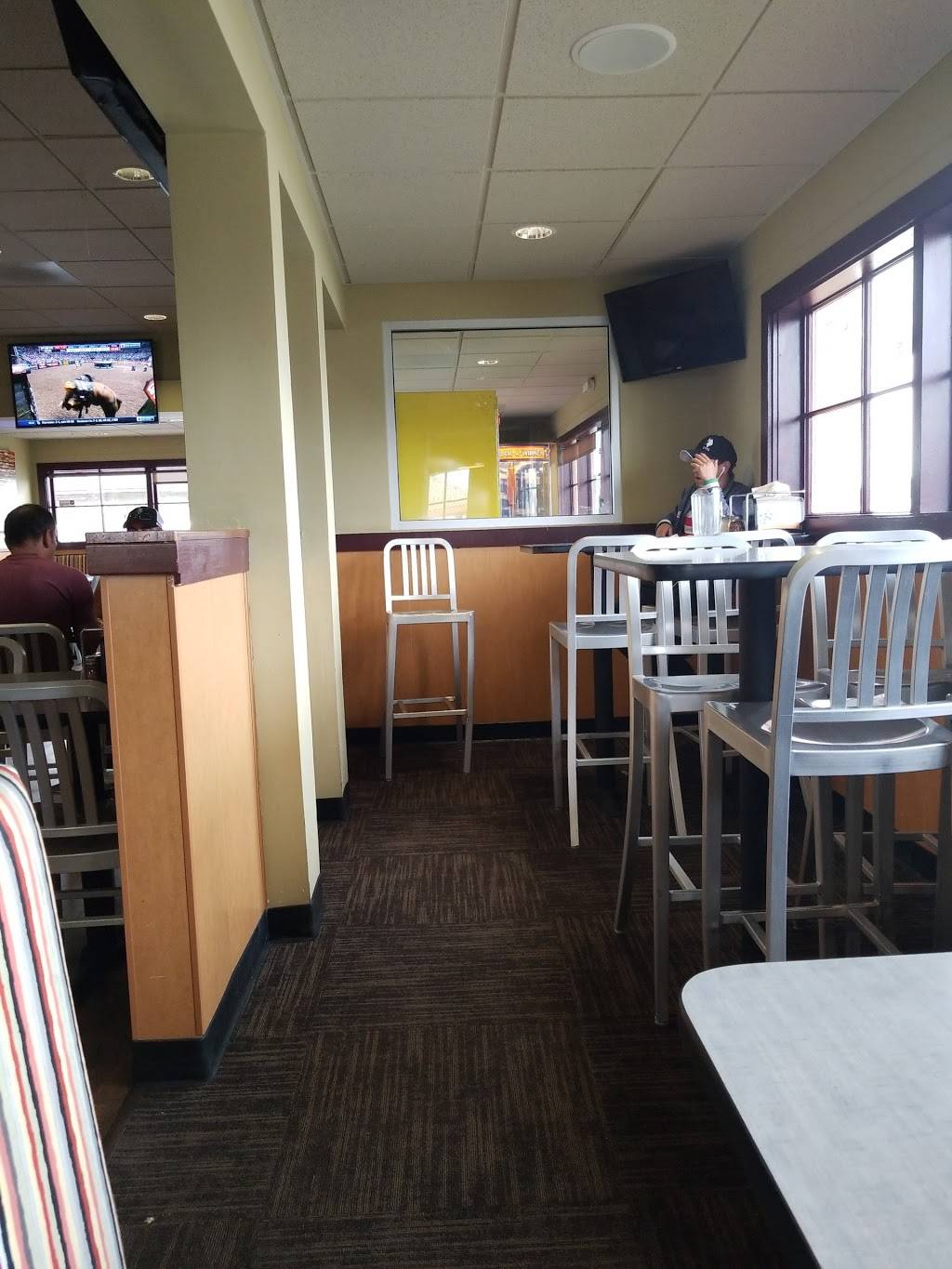 Round Table Pizza | meal delivery | 11250 Merritt St, Castroville, CA 95012, USA | 8316335227 OR +1 831-633-5227