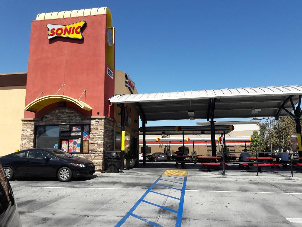 Sonic Drive-In | restaurant | 3095 Harbor Blvd, Costa Mesa, CA 92626, USA | 7144450144 OR +1 714-445-0144