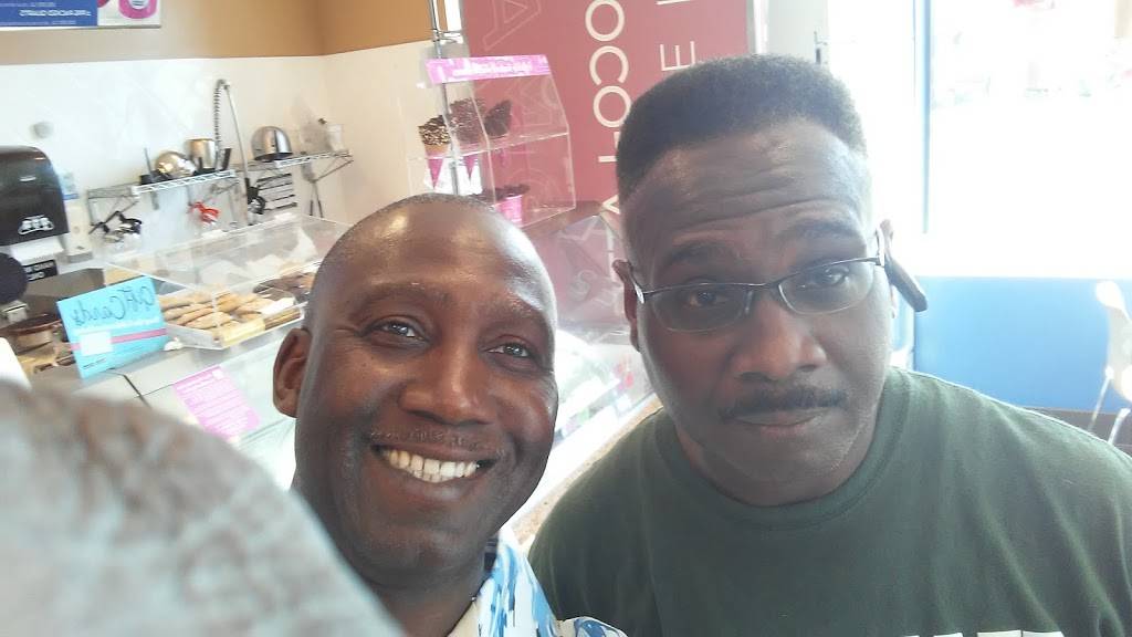 Dunkin Donuts | cafe | 11525 S Halsted St, Chicago, IL 60628, USA | 7737262538 OR +1 773-726-2538