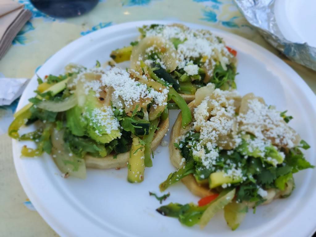 El Camion - SAND POINT | restaurant | 4529 Sand Point Way NE, Seattle, WA 98105, USA | 2067790244 OR +1 206-779-0244