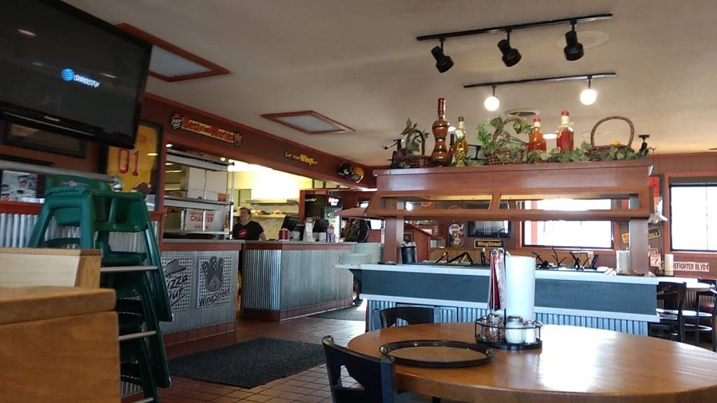 Pizza Hut | meal takeaway | 5953 W US-10, Ludington, MI 49431, USA | 2318432542 OR +1 231-843-2542