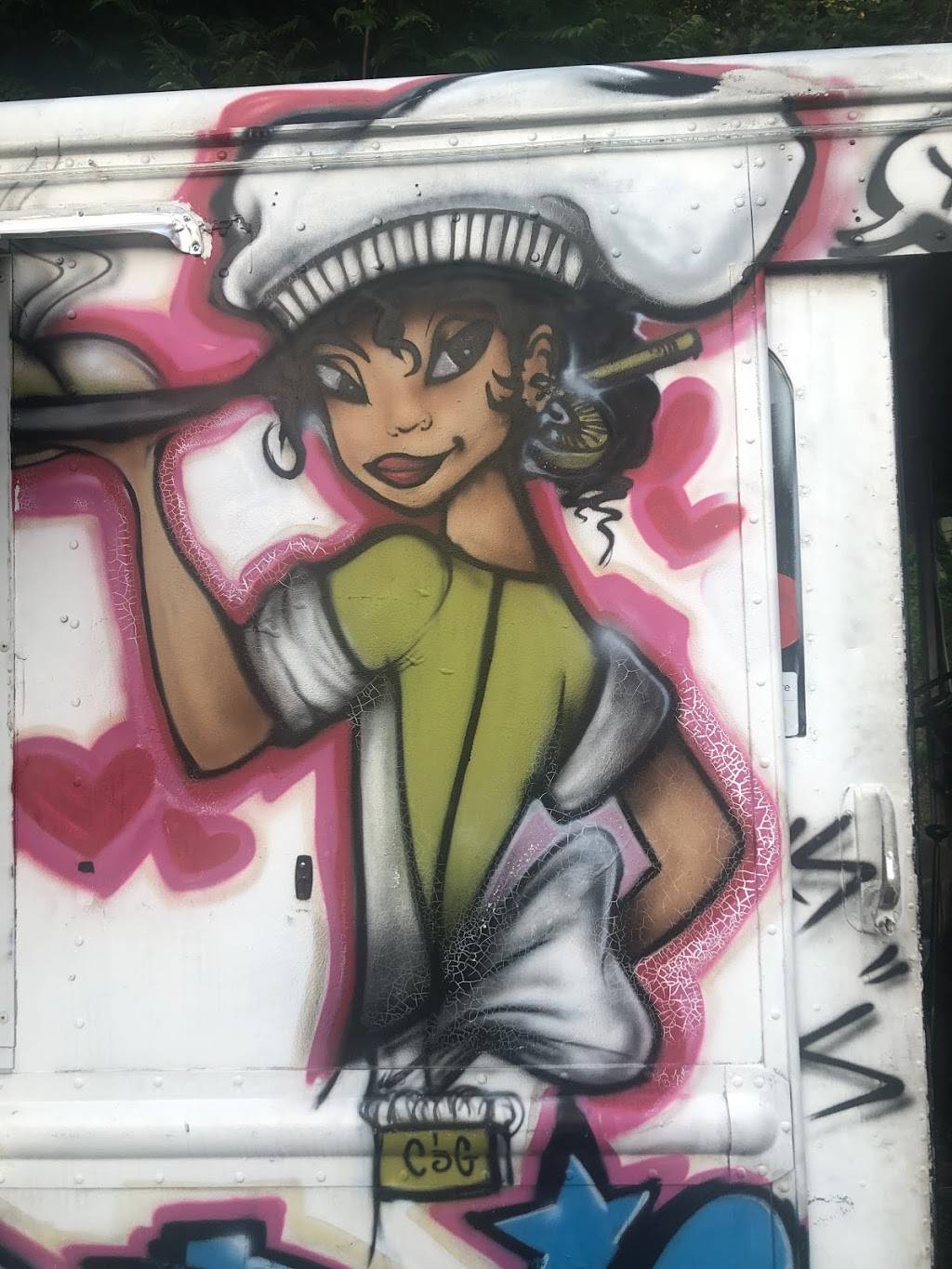 C&G Lunchbox LLC | restaurant | 56 Willow St, Waterbury, CT 06710, USA | 2035652397 OR +1 203-565-2397