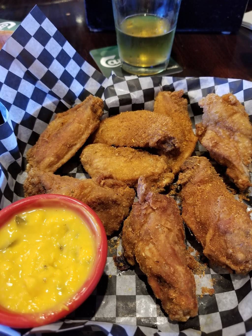 Magwyers Pub | restaurant | 105 Bayly St W, Ajax, ON L1S 7K7, Canada | 9054268877 OR +1 905-426-8877
