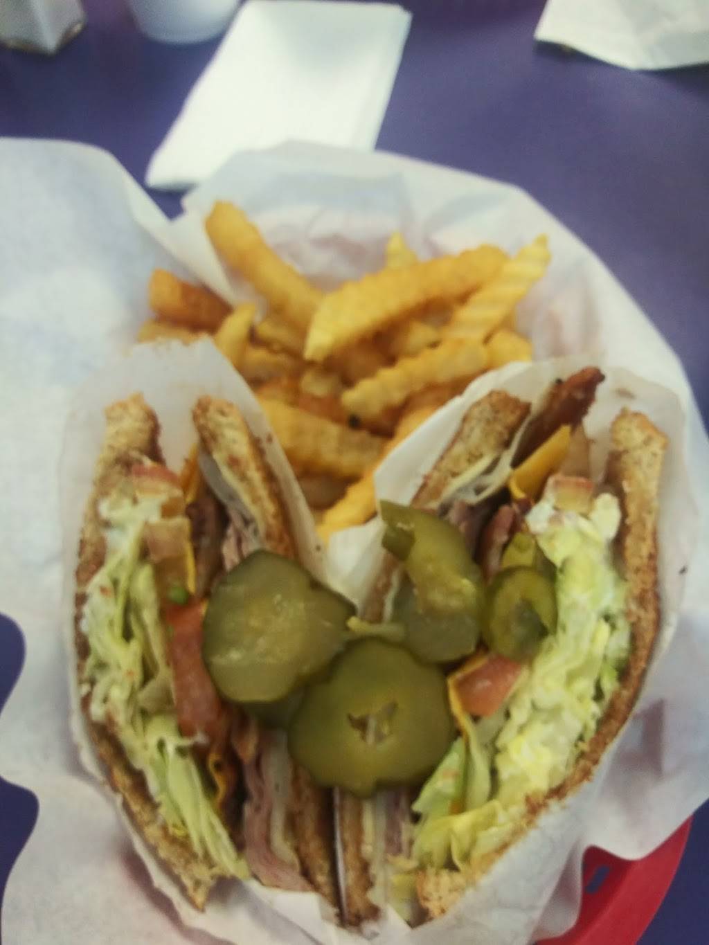 Burger Basket & Grill | restaurant | 2515 W Division St, Arlington, TX 76012, USA | 8173037171 OR +1 817-303-7171