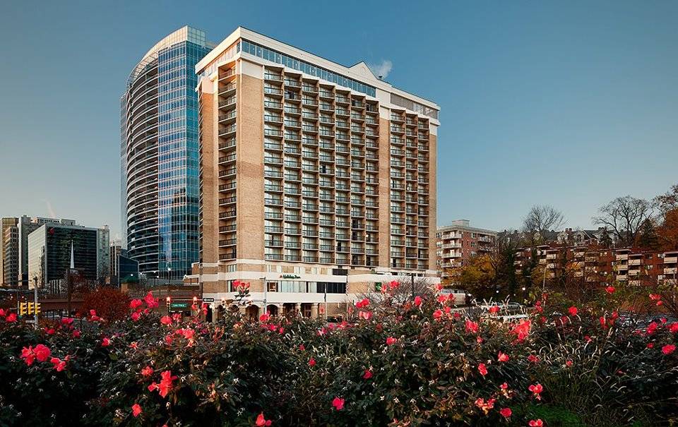 Vantage Point Restaurant | restaurant | 1900 Fort Myer Dr, Arlington, VA 22209, USA | 7038072000 OR +1 703-807-2000