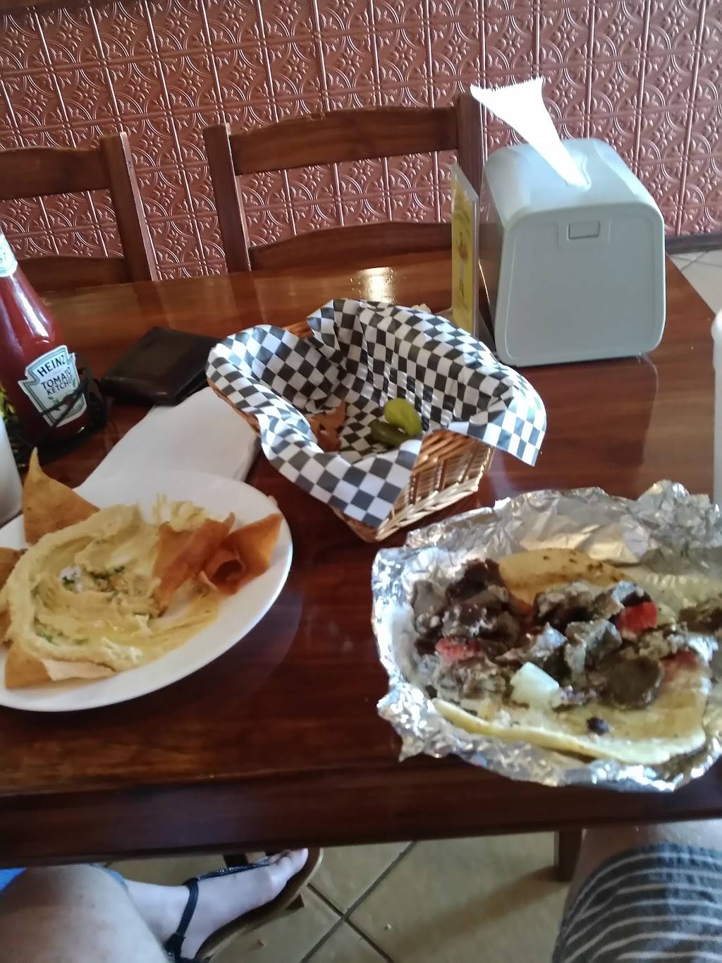 The Local Draught House | restaurant | 5513, 2711 University Square Dr, Tampa, FL 33612, USA | 8136055759 OR +1 813-605-5759