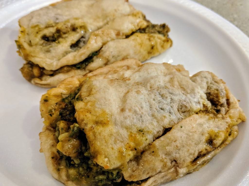 Lenas Roti & Doubles | restaurant | 6990 Financial Dr, Mississauga, ON L5N 8J4, Canada | 9058214000 OR +1 905-821-4000