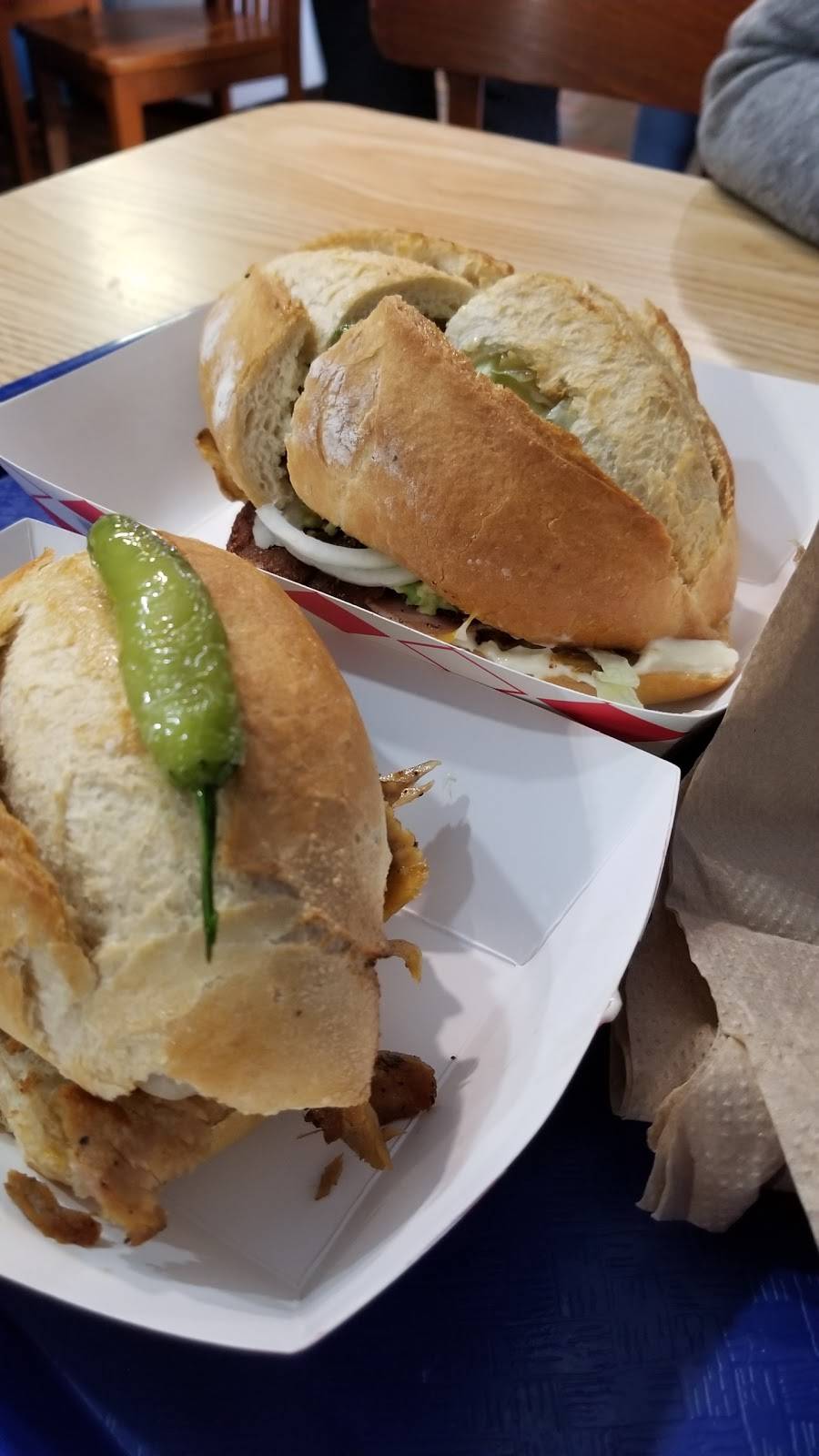 Tortas Las Tortugas | restaurant | 235 Centre St, Dallas, TX 75208, USA | 2149435669 OR +1 214-943-5669