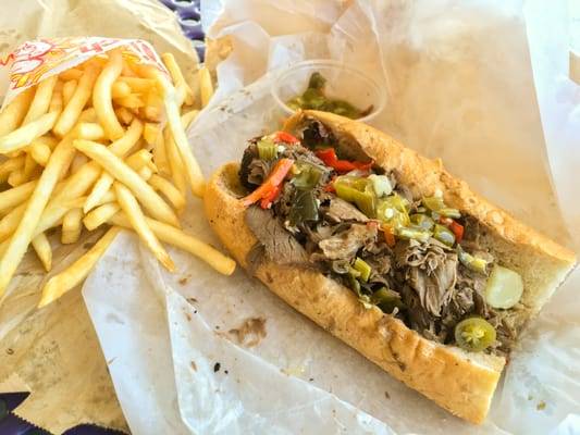 Johnnies Beef | restaurant | 7500 W North Ave, Elmwood Park, IL 60707, USA | 7084526000 OR +1 708-452-6000