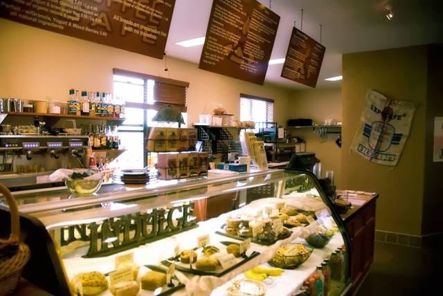 Crossroads Coffee Cafe | cafe | 250 Princeton Ave, Gladstone, OR 97027, USA | 5036572999 OR +1 503-657-2999