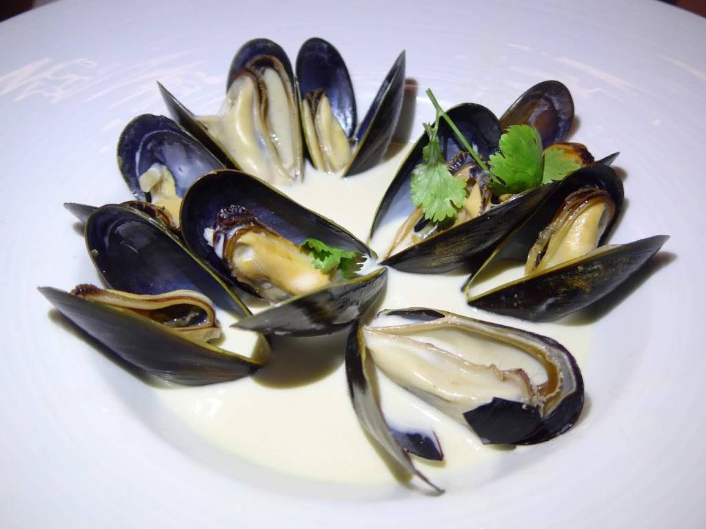 Acadia | restaurant | 1639 S Wabash Ave, Chicago, IL 60616, USA | 3123609500 OR +1 312-360-9500