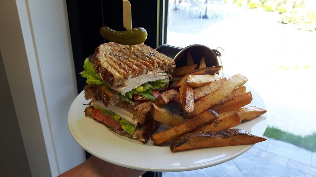 Nineteen Restaurant + Patio | restaurant | 1849 Old Highway 2, Belleville, ON K8N 4Z2, Canada | 6139687404 OR +1 613-968-7404