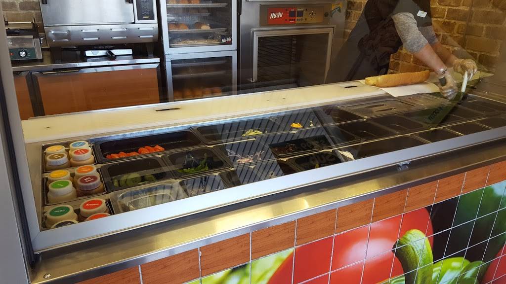 Subway | restaurant | 1735 Kipling Ave, Etobicoke, ON M9R 2Y8, Canada | 6473434538 OR +1 647-343-4538