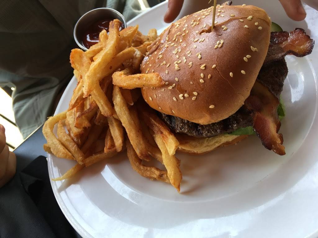 Marlows Tavern | restaurant | 745 Chastain Rd NW #1160, Kennesaw, GA 30144, USA | 7704258777 OR +1 770-425-8777