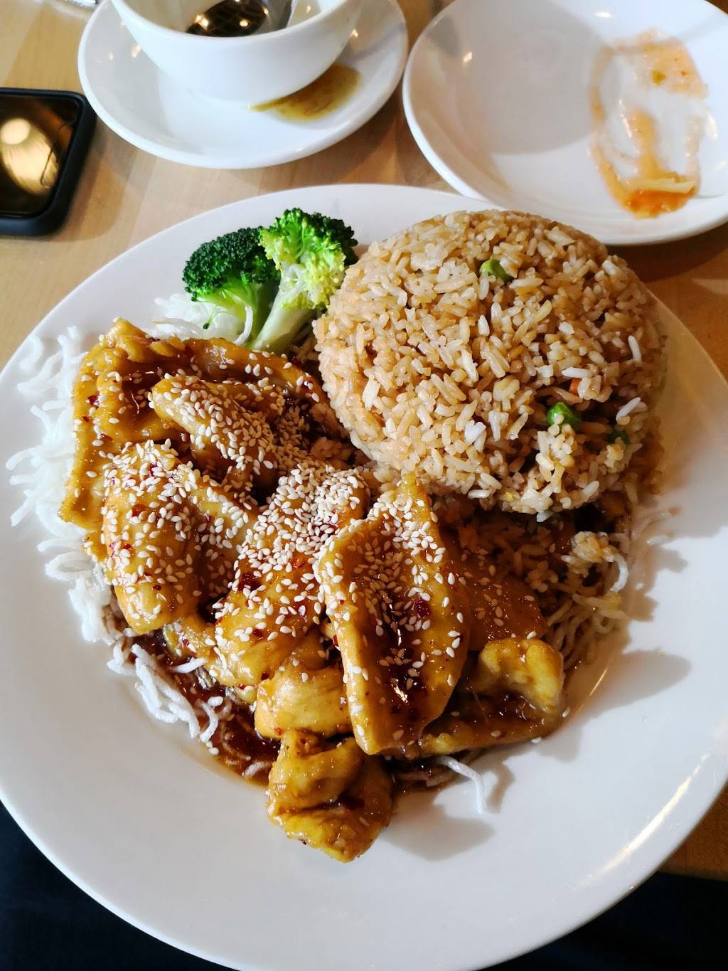 Szechwan Chinese Kitchen | restaurant | 1612 W Ute Blvd, Park City, UT 84098, USA | 4356558916 OR +1 435-655-8916