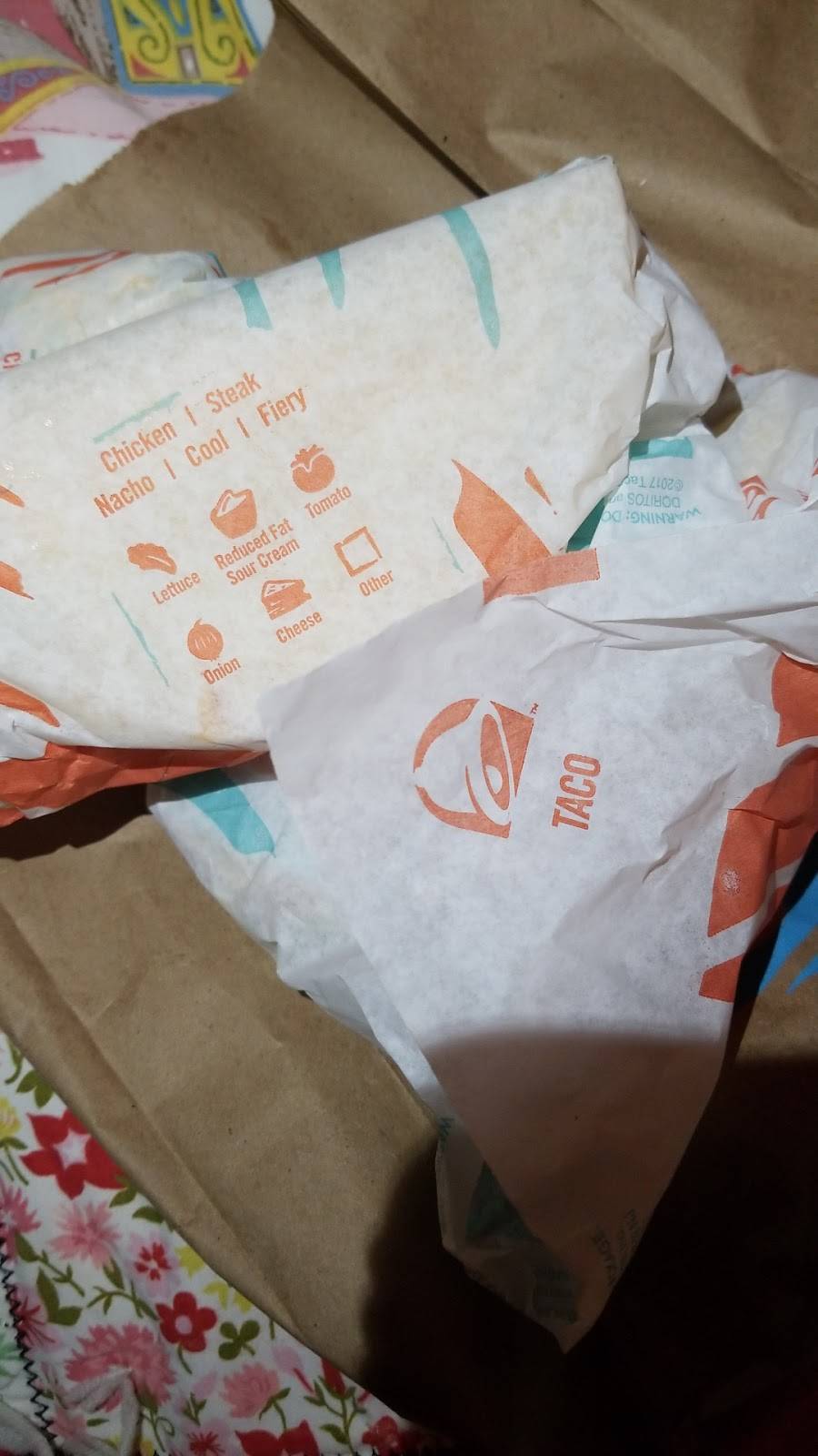 Taco Bell | meal takeaway | 13905 Wellington Trace, Wellington, FL 33414, USA | 5614292095 OR +1 561-429-2095