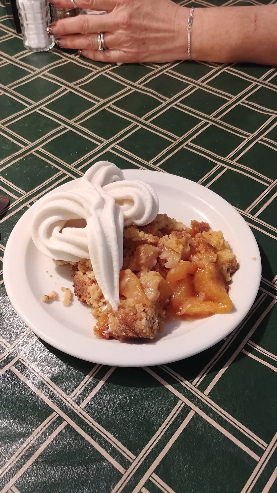 The Grizzlies Den | restaurant | 3125 Triangle Rd, Mariposa, CA 95338, USA | 2097427199 OR +1 209-742-7199