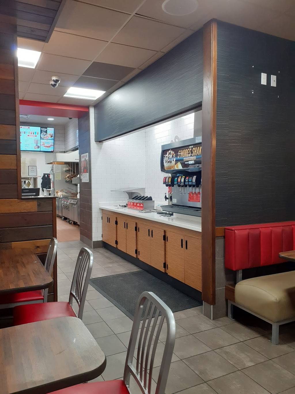 Arbys | restaurant | 910 East 53rd St N, Park City, KS 67219, USA | 3168319810 OR +1 316-831-9810