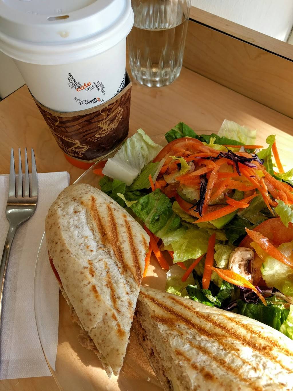 Café La Lippée | restaurant | 3981 Boul St-Laurent, Montréal, QC H2W 1Y5, Canada | 5142809663 OR +1 514-280-9663