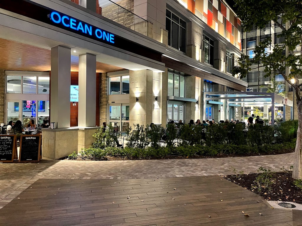 Ocean One Bar & Grille | restaurant | 1801 Way Pointe Pl, Dania Beach, FL 33004, USA | 7547321325 OR +1 754-732-1325