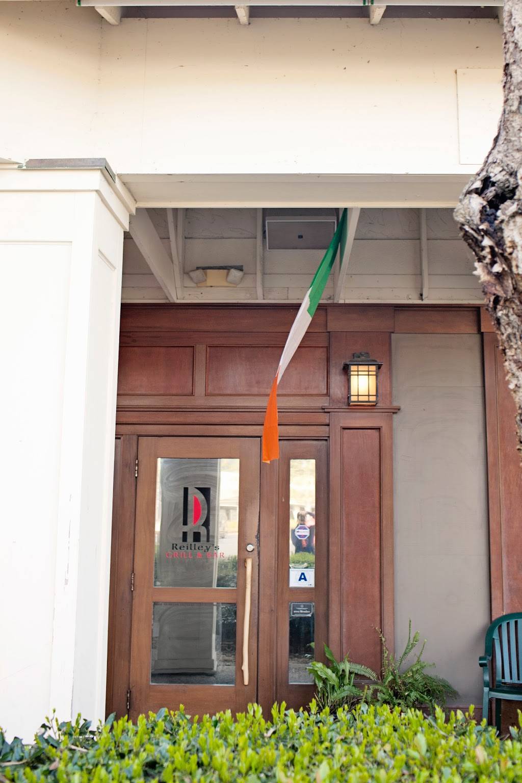 Reilleys North End Pub | restaurant | 95 Mathews Dr #3734, Hilton Head Island, SC 29926, USA | 8436814153 OR +1 843-681-4153