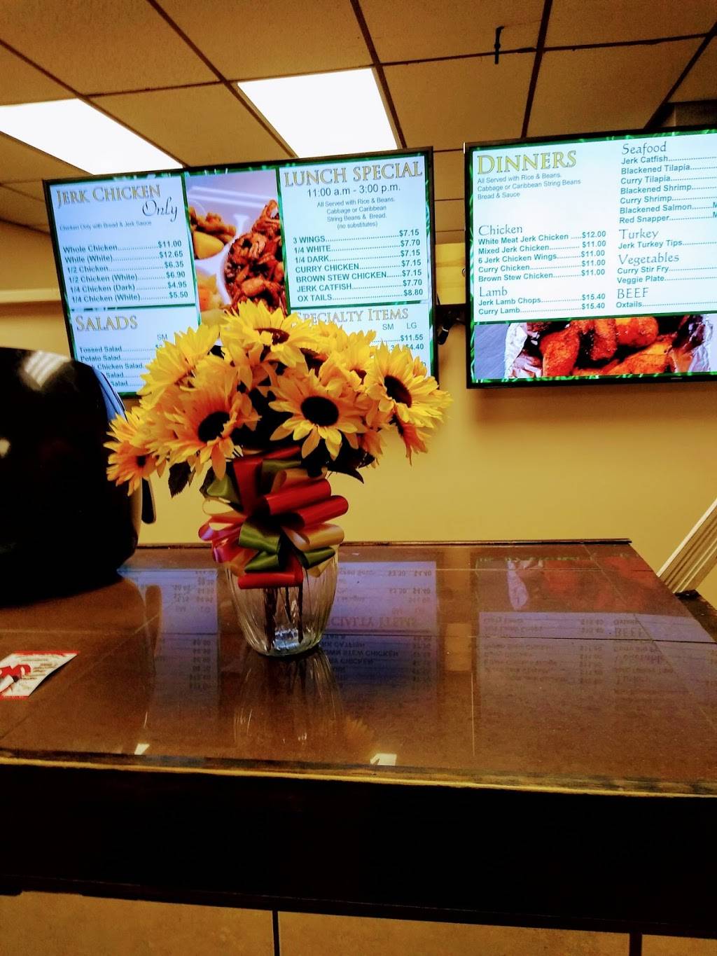 The Banana Leaf Restaurant | restaurant | 1948 E 79th St, Chicago, IL 60649, USA | 7739027472 OR +1 773-902-7472