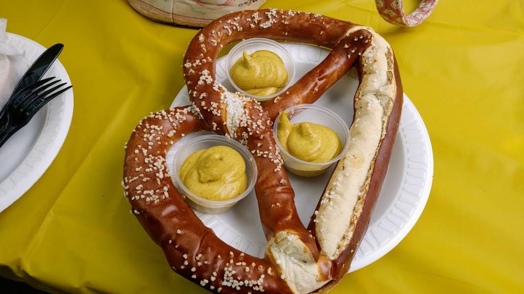 Plattduetsche Park | restaurant | 1132 Hempstead Turnpike, Franklin Square, NY 11010, USA | 5163543131 OR +1 516-354-3131