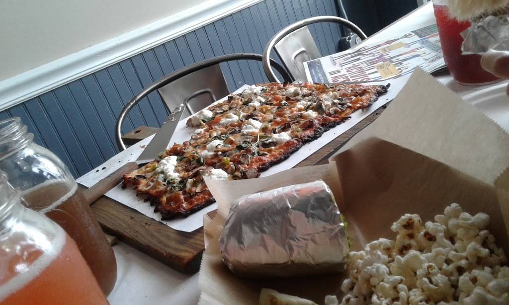 Corner Grille | restaurant | 806 Pleasant St, Worcester, MA 01602, USA | 5087548884 OR +1 508-754-8884