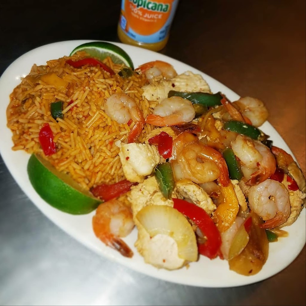 Medina Lake Country Club | restaurant | 11530 PR 37, Lakehills, TX 78063, USA | 8307512735 OR +1 830-751-2735