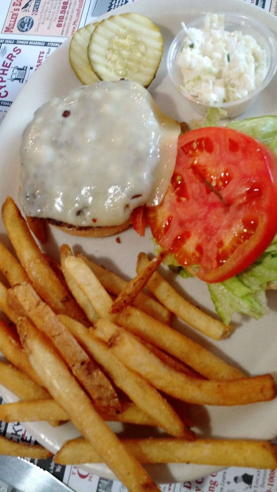 Triplets Family Restaurant | restaurant | 1947 W Main St, Stroudsburg, PA 18360, USA | 5704216566 OR +1 570-421-6566