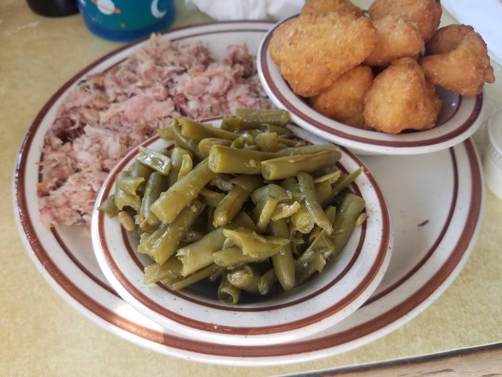 Cowlings Barbeque, Inc. | restaurant | 7019 General Mahone Hwy, Waverly, VA 23890, USA | 8048343100 OR +1 804-834-3100