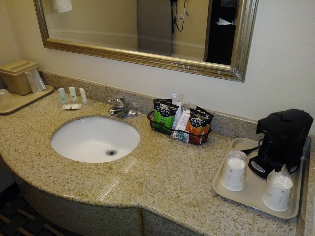 Quality Inn Kingsland | restaurant | 111 Robert L Edenfield Dr, Kingsland, GA 31548, USA | 9125769400 OR +1 912-576-9400