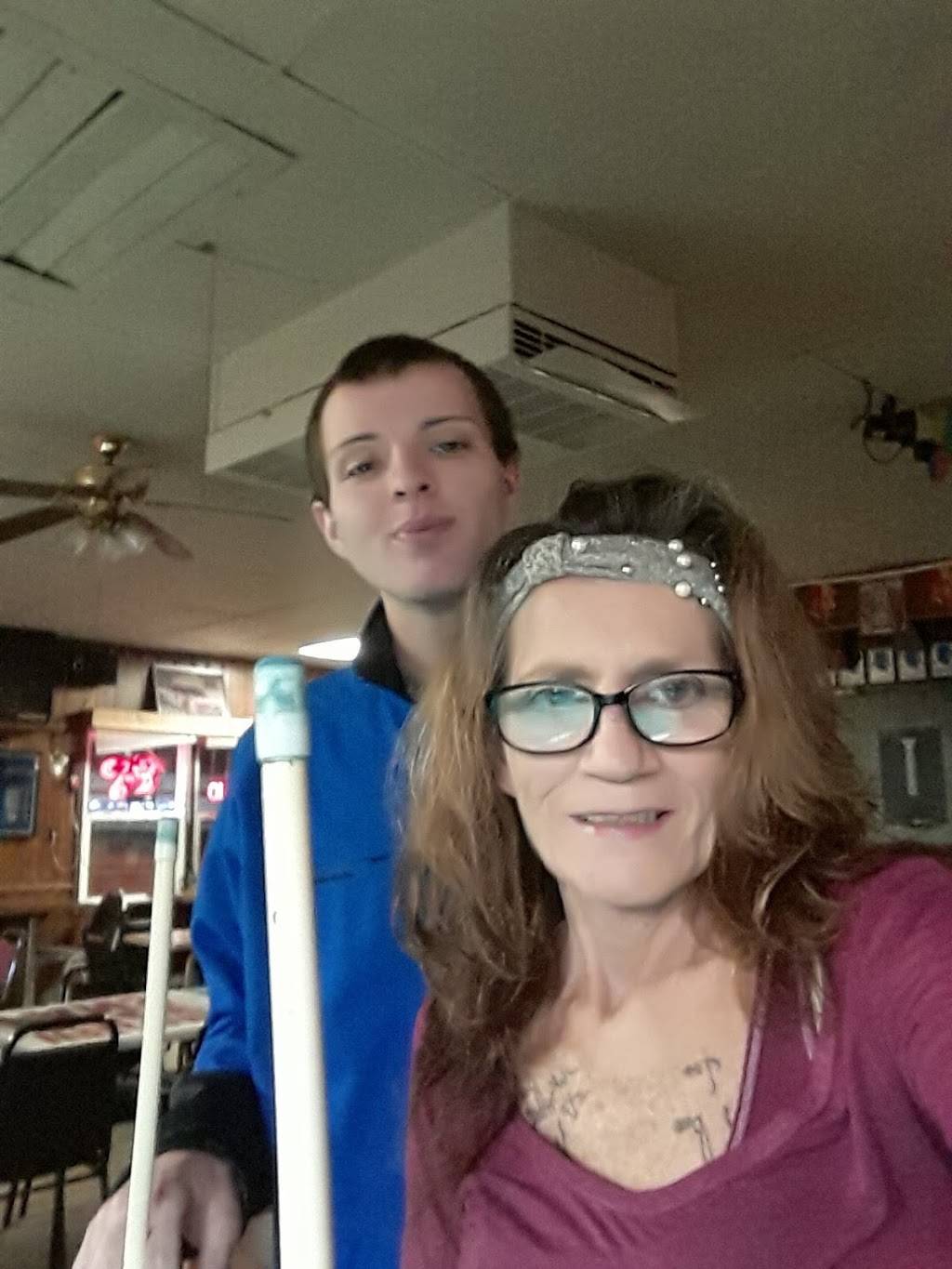 Wooden Nickel | restaurant | 2724 Madison Ave, Indianapolis, IN 46225, USA | 3177843817 OR +1 317-784-3817