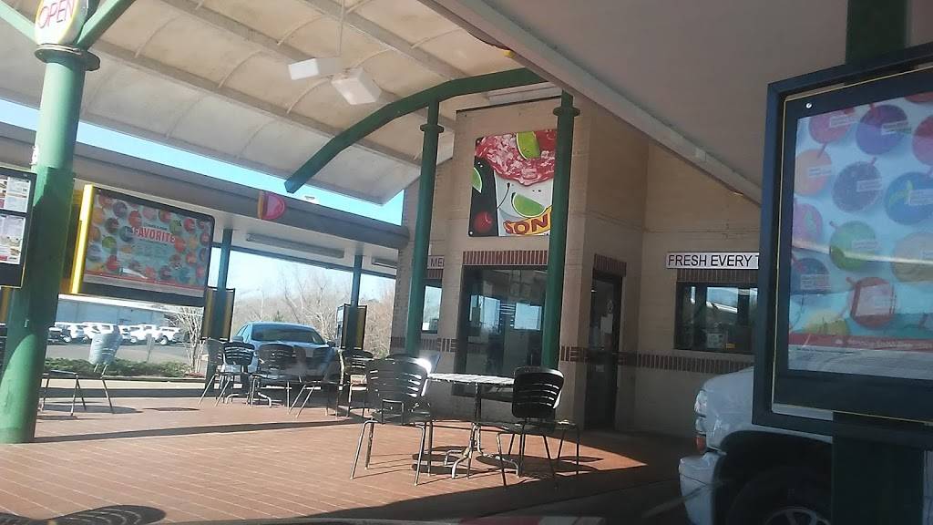 Sonic Drive-In | restaurant | 152 Bo Bo Dr, Crystal Springs, MS 39059, USA | 6018925957 OR +1 601-892-5957