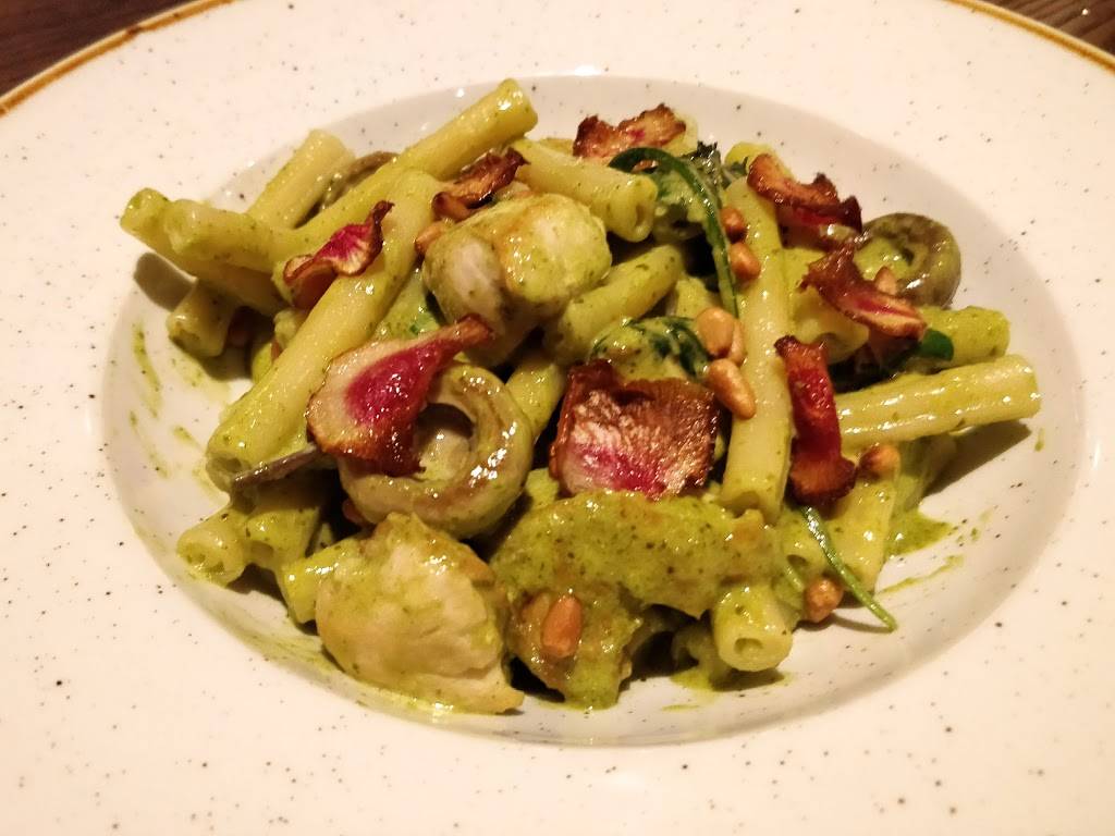 Highview Food & Drink | restaurant | 166 High St, Southampton, ON N0H 2L0, Canada | 5194834003 OR +1 519-483-4003