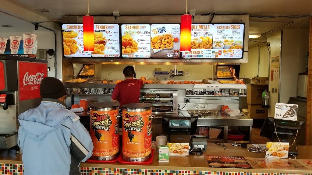 Popeyes Louisiana Kitchen | restaurant | 9001 S Harlem Ave, Bridgeview, IL 60455, USA | 7085996275 OR +1 708-599-6275