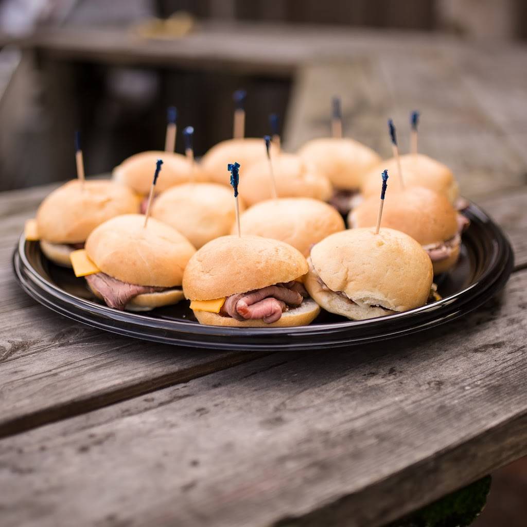 Crossroads Smokehouse & Deli | restaurant | 333 1st St Ste A, Benicia, CA 94510, USA | 7077454453 OR +1 707-745-4453