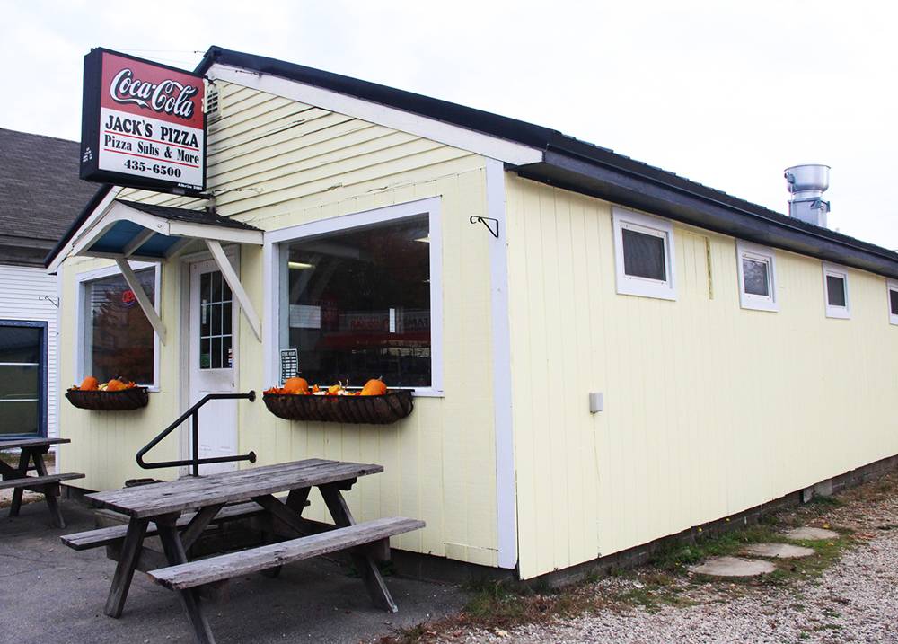Jacks Pizza Alton | restaurant | 10 Main St, Alton, NH 03809, USA | 6038758750 OR +1 603-875-8750