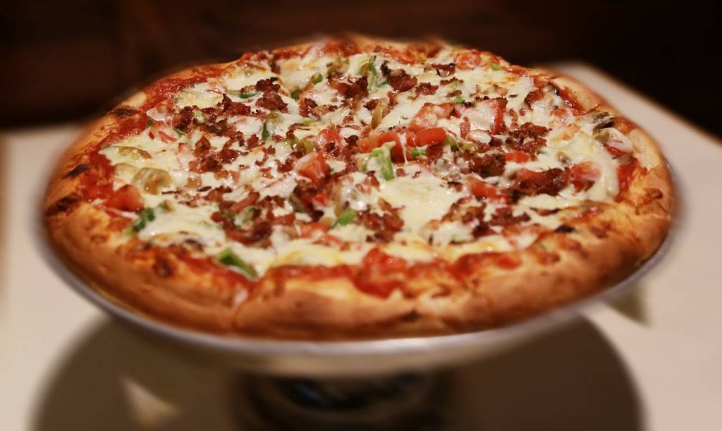 Lorenzos Pizzeria Restaurant | restaurant | 2201 Arch St, Ottawa, ON K1G 2H5, Canada | 6137373737 OR +1 613-737-3737