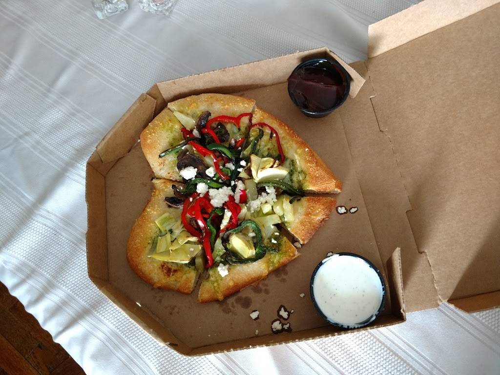 Bostons Restaurant & Sports Bar | restaurant | 3301 Centre Blvd, Lansing, MI 48912, USA | 5174892200 OR +1 517-489-2200