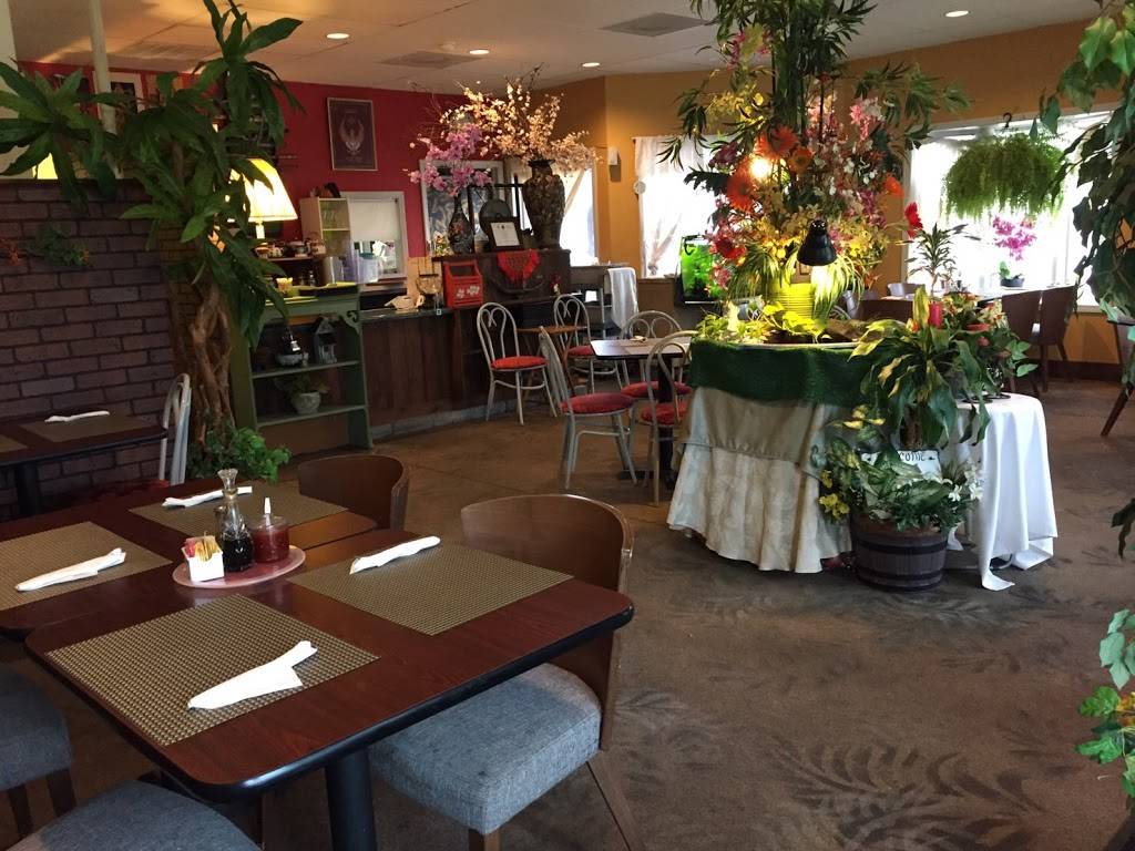 Smile of Siam Thai Restaurant | restaurant | 805 W Jefferson St J, Shorewood, IL 60404, USA | 8157250777 OR +1 815-725-0777