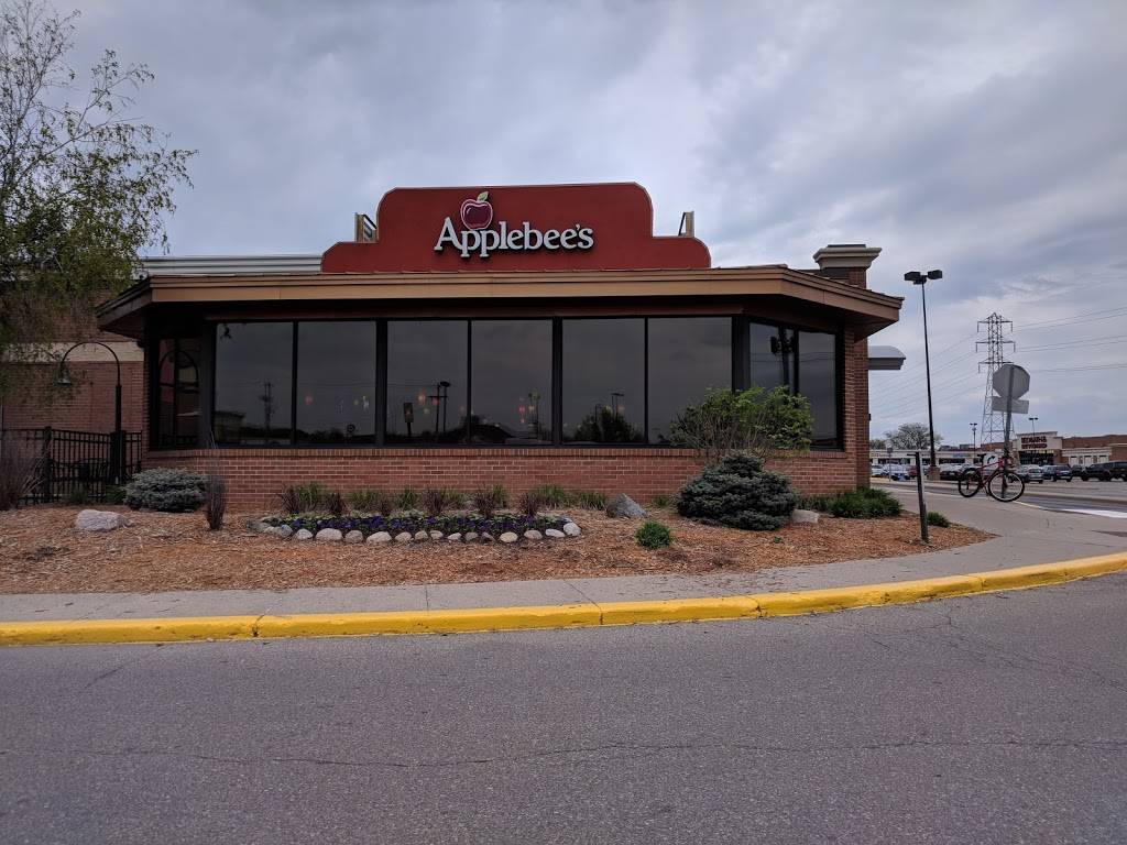 Applebees Grill + Bar | restaurant | 7901 1/2, Southtown Center, Bloomington, MN 55420, USA | 9528818845 OR +1 952-881-8845