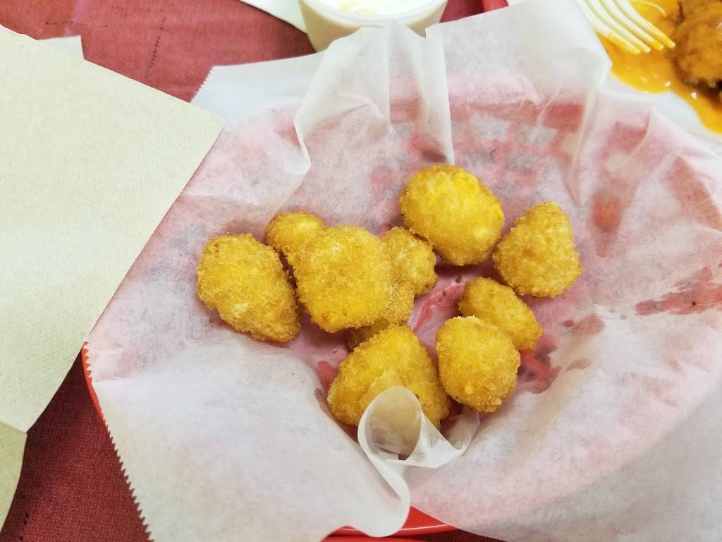 Lips To Go | restaurant | 1000 N Roosevelt Ave Ste 4, Burlington, IA 52601, USA | 3197585477 OR +1 319-758-5477