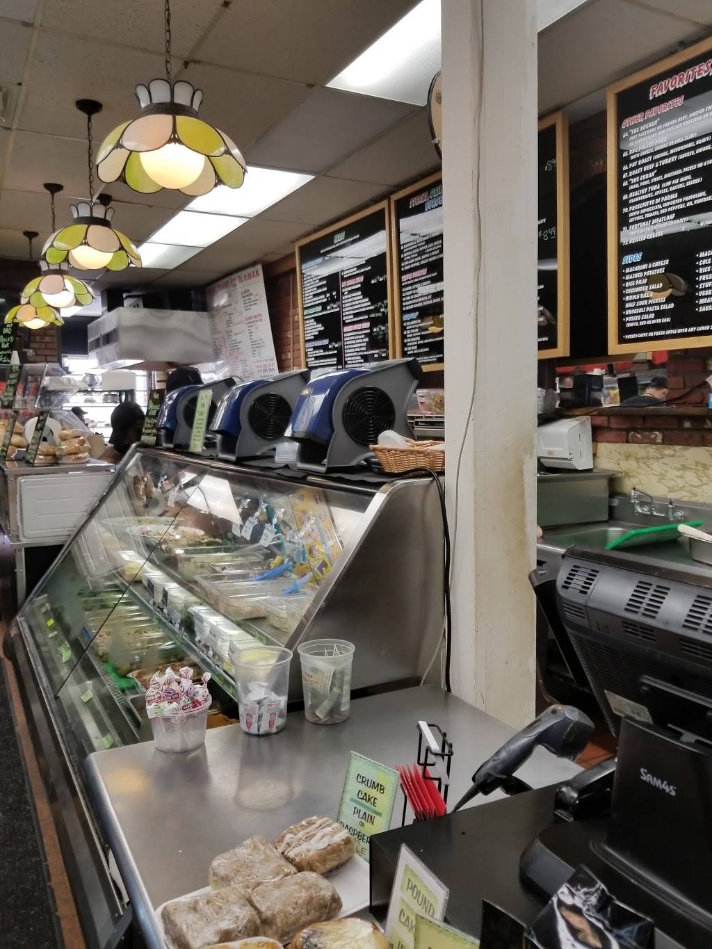 Fortunas Deli & Caterers | restaurant | 1244 Post Rd E, Westport, CT 06880, USA | 2032263587 OR +1 203-226-3587