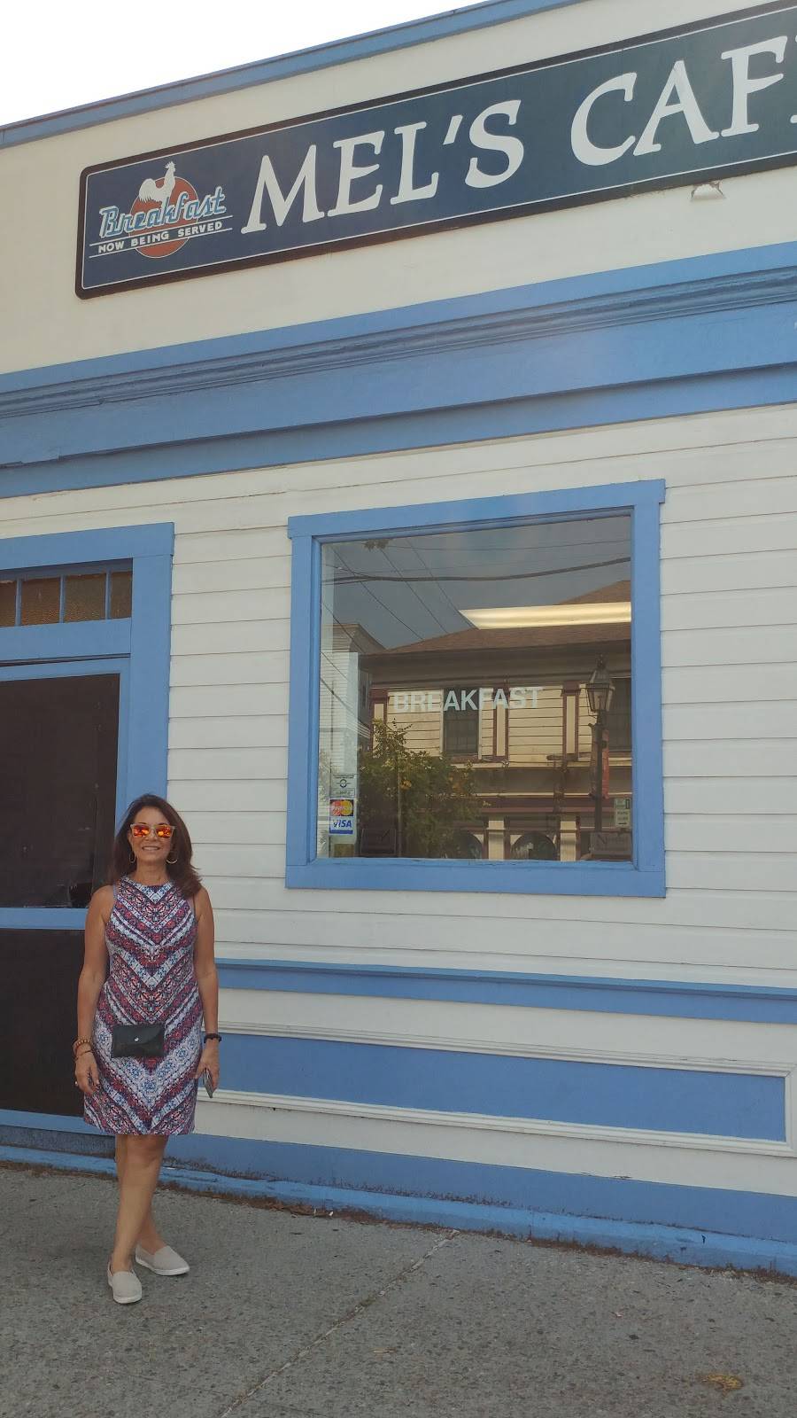 Mels Cafenio | restaurant | 25 Broadway, Newport, RI 02840, USA | 4018496420 OR +1 401-849-6420