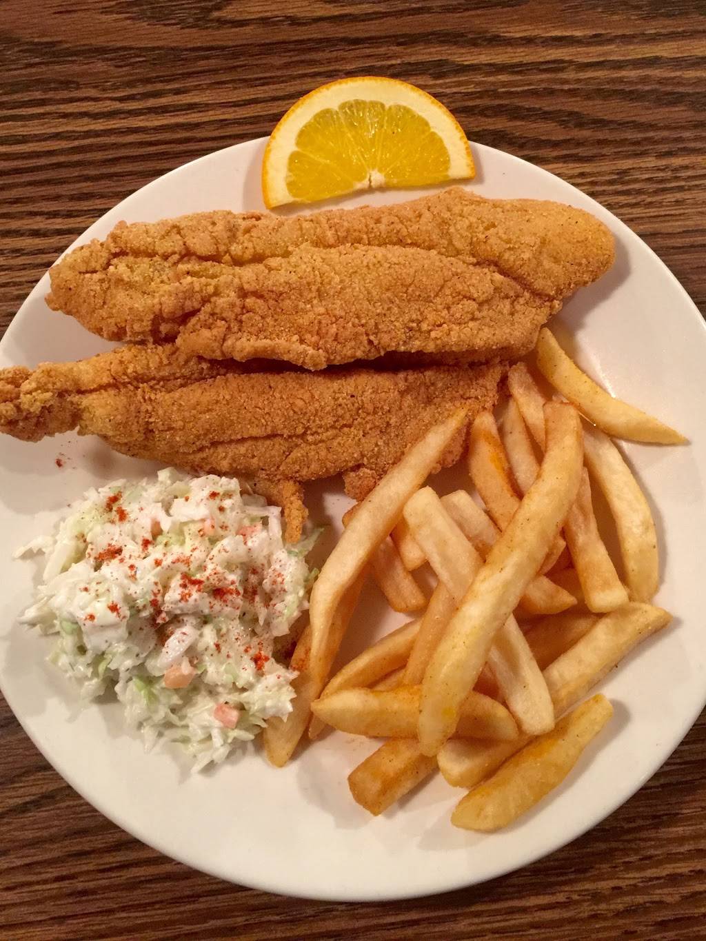 Railroad Cafe | restaurant | 641 W Main St, Mitchell, IN 47446, USA | 8129922300 OR +1 812-992-2300