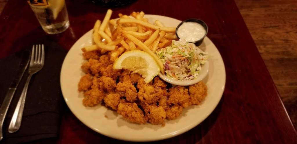 The Lanyard Bar & Grill | restaurant | 429 MA-28, Harwich Port, MA 02646, USA | 5084300404 OR +1 508-430-0404