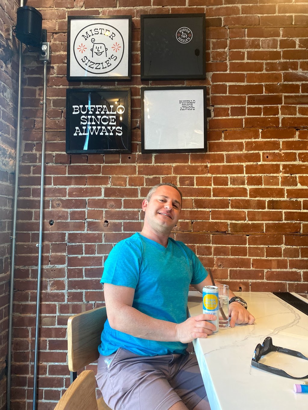 Mister Sizzles | restaurant | 346 Connecticut St, Buffalo, NY 14213, USA | 7169194949 OR +1 716-919-4949
