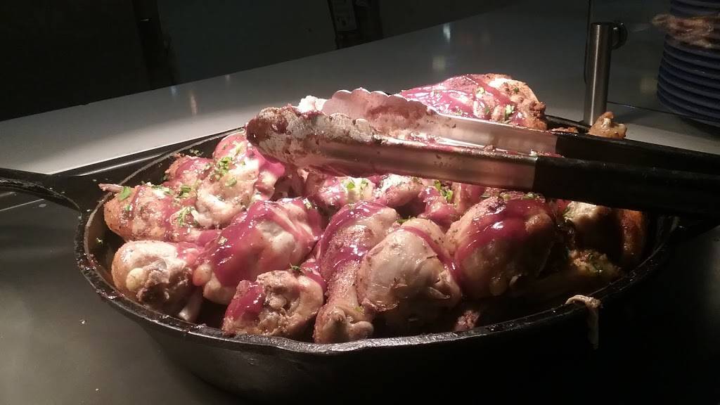 The Oaks Dining Center | restaurant | 705 Ridge St, Bowling Green, OH 43403, USA | 4193722771 OR +1 419-372-2771