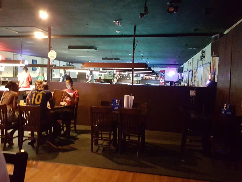 Southern Billiards and Burgers | restaurant | 200 Lanier Dr, Statesboro, GA 30458, USA | 9122259887 OR +1 912-225-9887